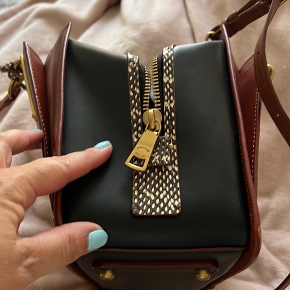 Coach multi function tote - Picture 2 of 6